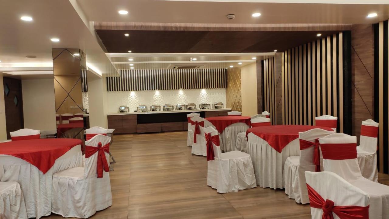 Hotel Poseidon Inn Lakhnau Kültér fotó