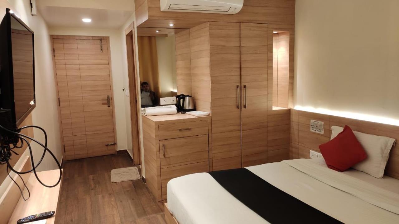 Hotel Poseidon Inn Lakhnau Kültér fotó